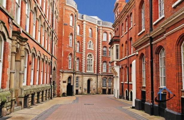 Flat 5, Super King Bed, Free Parking, Workspace, Free Wi-Fi Nottingham Exterior photo